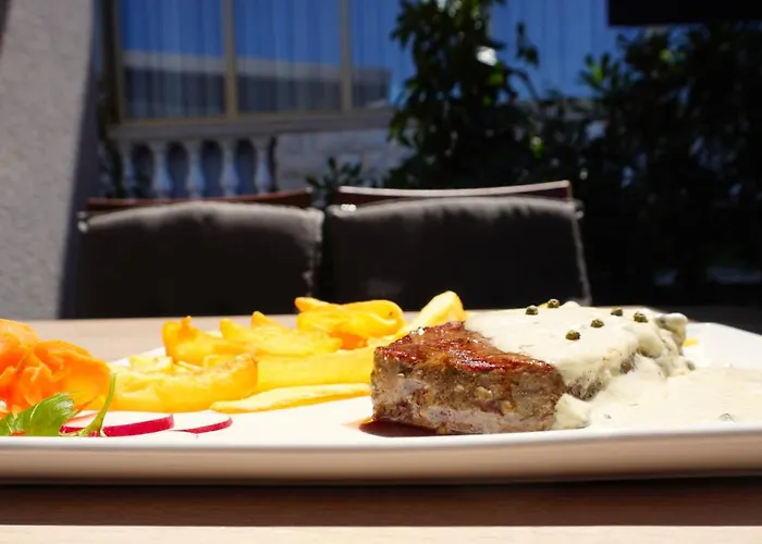 Maritimo בית הארחה